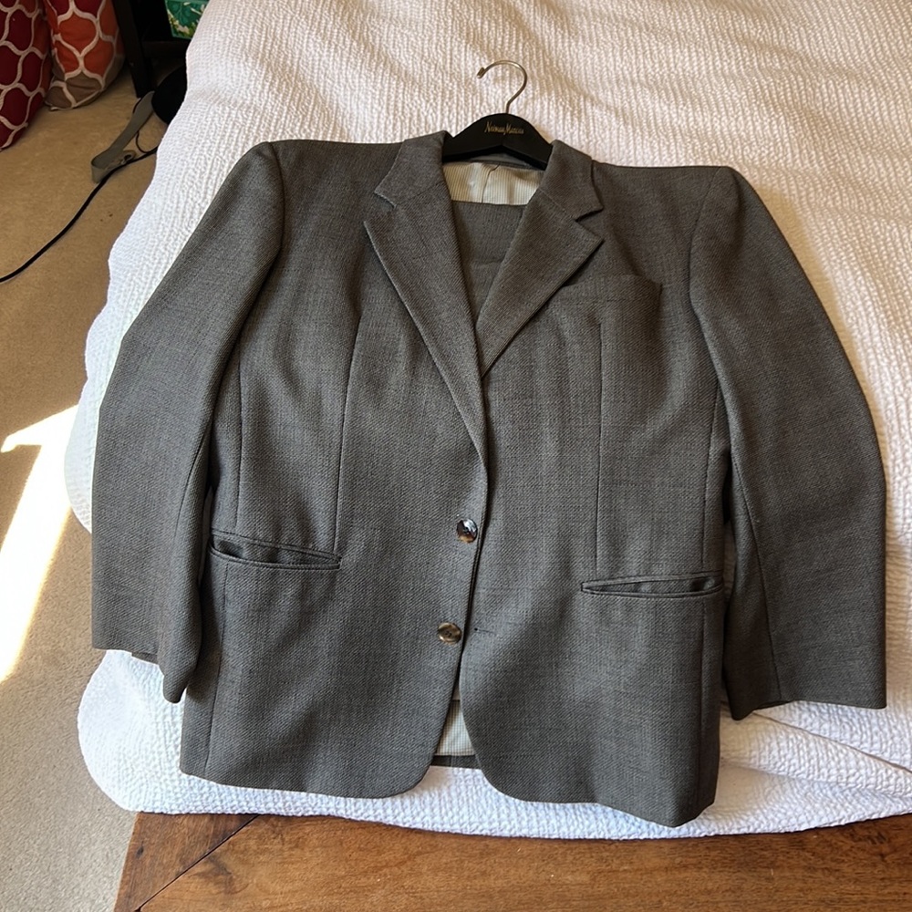 Hugo Boss Suit - Picture 7 of 7